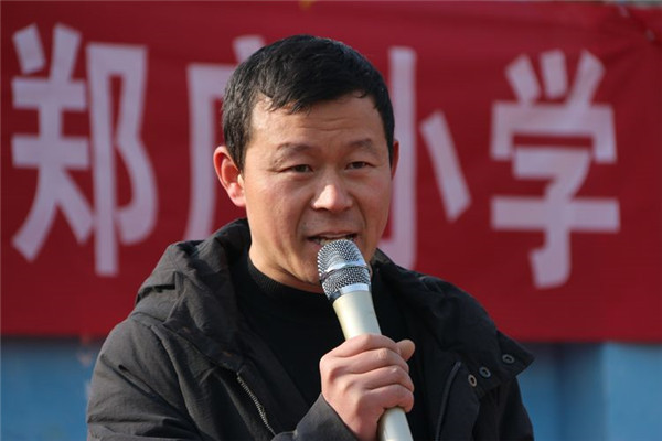 三雄极光“光·爱梦想”携手扬帆计划爱心公益捐赠活动走进杨家集镇郑庄小学