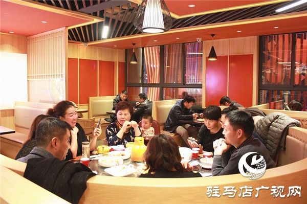 驻马店12年“隐形粥王”9店同推提妹核桃粥让驻马店人喝核桃粥迎2020