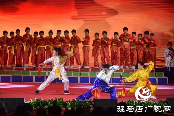 驻马店第二十七小小学举行元旦文艺汇演