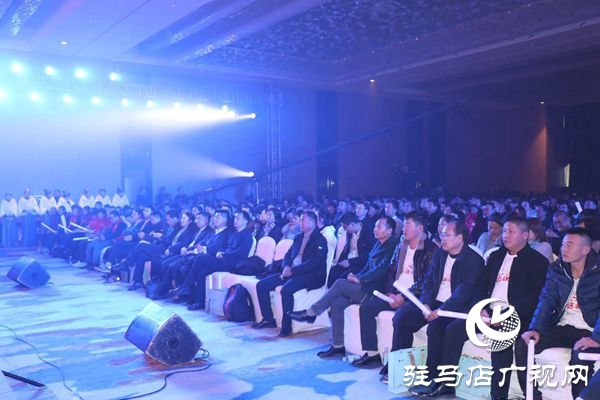 驻马店广播电视台迎新年演唱会华丽上演