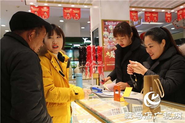 驻马店乐山商场周六福、赛菲尔珠宝专柜耀世绽放引领潮流新风尚