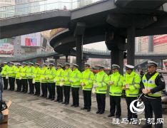 爱心送粥情暖腊八 状元鸿提妹核桃粥慰问一线执勤民警、辅警