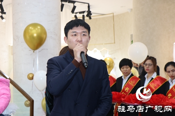 首家高端婚纱礼服定制馆——名媛百合亮相驻马店市