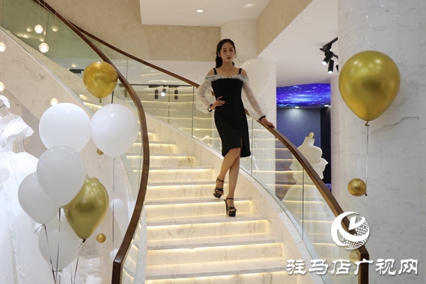 首家高端婚纱礼服定制馆——名媛百合亮相驻马店市
