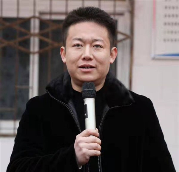 驻马店市企业家协会2020年走进上蔡县郝庄村举行精准脱贫爱心超市捐赠仪式