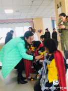 开发区开展“把爱带回家·寒假暖冬”关爱儿童成长慰问活动