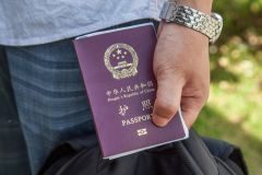 外交部：2月1日起将实现护照“全球通办”