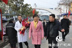 正阳县委书记看望慰问劳动模范和困难职工
