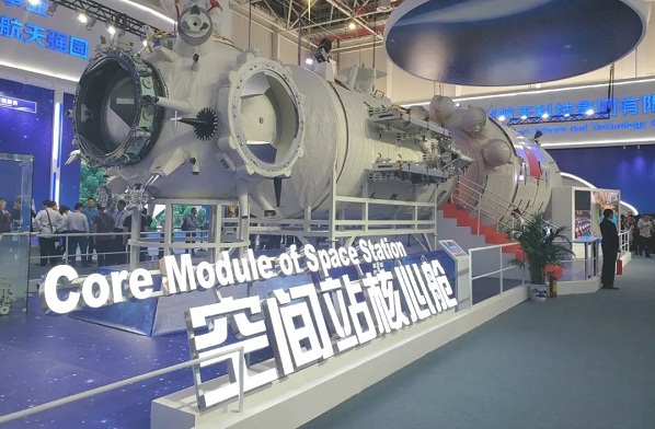 中国空间站核心舱初样产品和新一代载人飞船试验船运抵文昌
