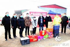 汝南县华夏百货到古塔街道一线值班岗送慰问礼品