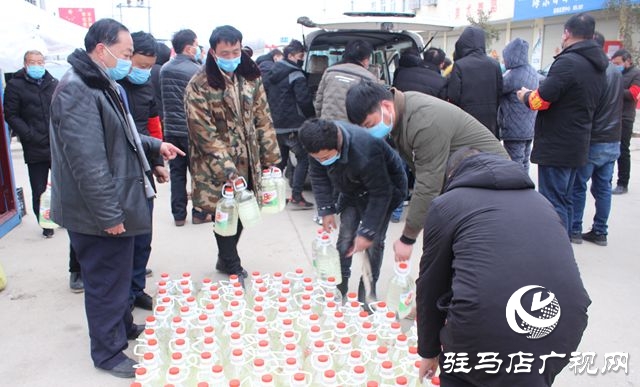 汝南县古塔街道：党员胡运友义捐700公斤消毒“84”解燃眉之急