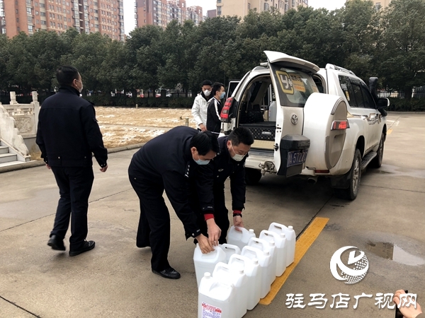 爱心市民捐赠消毒物资助力防控一线民警