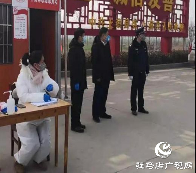 父女齐上阵 抗疫心连心
