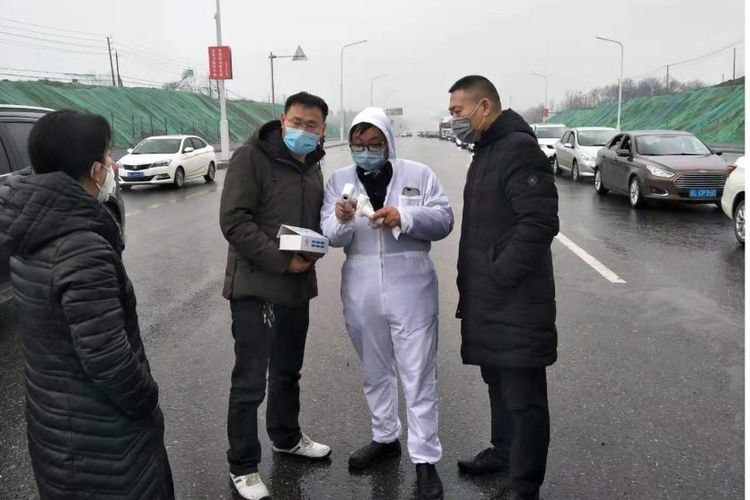 爱心汇聚 贫困户一份热饭温暖防疫一线人员