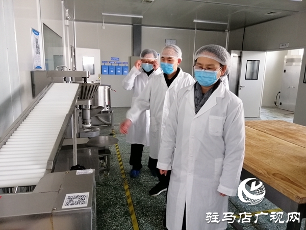 市市场监管局督查定点餐饮企业：后厨就是你们的防疫战线！