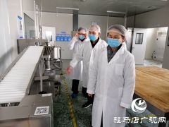 驻马店市市场监管局督查定点餐饮企业：后厨就是你们的防疫战线！