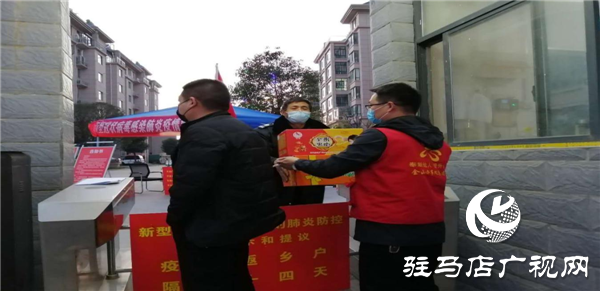 金山办事处热心居民捐赠抗疫物资