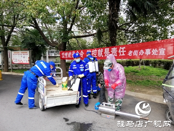 市红十字蛟龙应急搜救队“消疫先锋队”  入市内小区进行“消杀”