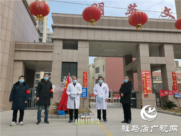 驻马店好人杨西强心系疫情检测点献爱心