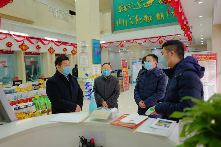 驿城区委书记、区长毕启民调研企业复工复产工作