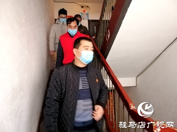 置地广场二期临时党支部：当好疫情防控的“守门人”