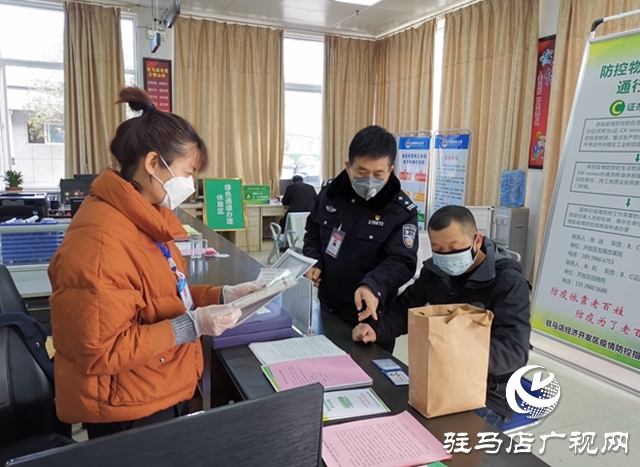 警医伉俪 携手抗“疫”