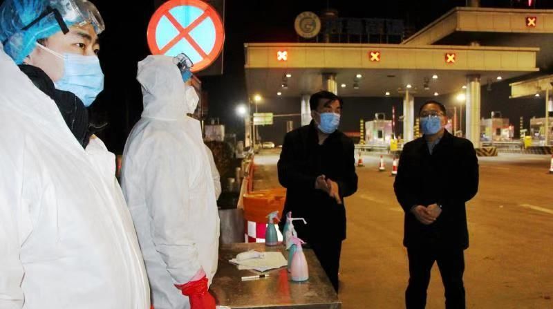 两部门：有关单位工资待遇向疫情防控一线人员倾斜