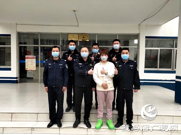 “托尼老师”进警营 为抗疫一线民警免费理发