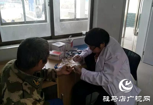 65岁老村医在抗疫一线递交入党申请书