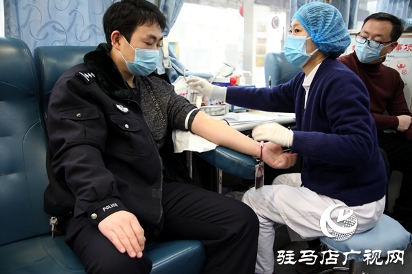 遂平县公安抗疫一线干警积极参加无偿献血活动