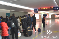 驻马店西站开通务工专列助力返岗复工