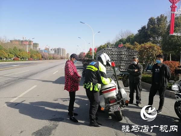 市区集中治理大货车、农用车等闯禁区违法行为