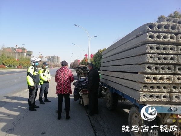 市区集中治理大货车、农用车等闯禁区违法行为