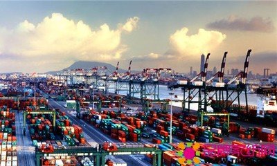 驻马店首开青岛港集装箱班列 助力外贸企业出口运输