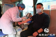 经济开发区税务局职工自发参与无偿献血活动