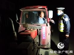 一晚上查获酒驾39 交通安全这根弦儿不能松