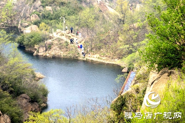 嵖岈山恢复开园 首日迎客2600多人