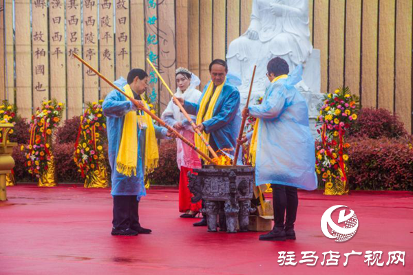 庚子年嫘祖故里拜祖大典举行 海内外嫘祖儿女网络共拜人文女祖 