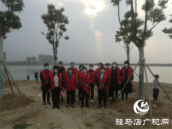 开发区妇联开展文明祭扫宣传活动