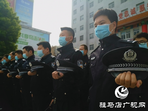 驻马店市公安局西园分局：铭记英雄 寄托哀思