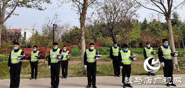 平舆公安向英烈和逝世同胞志哀