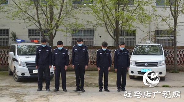 平舆公安向英烈和逝世同胞志哀