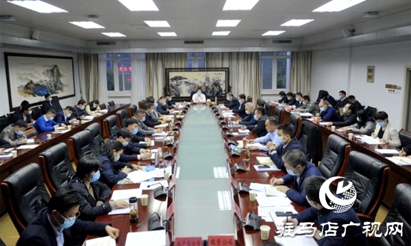 朱是西：迅速在全市形成大干快上的热潮