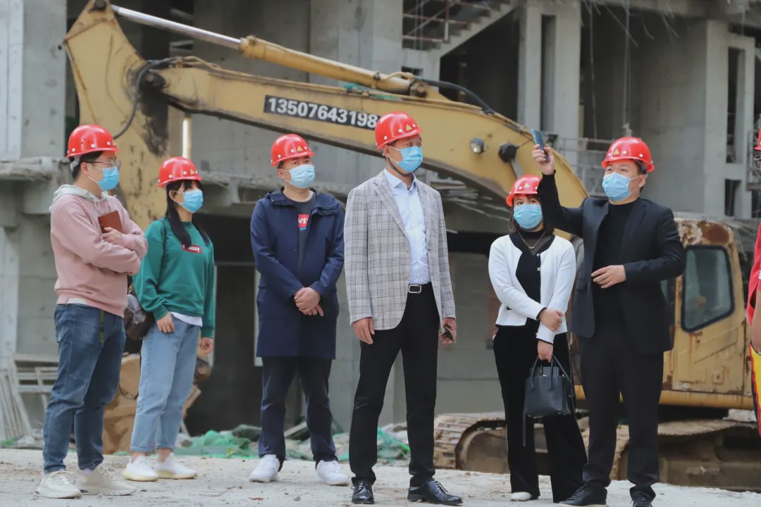 深圳时空科技有限公司对驻马店星公馆·天幕工地观摩考察