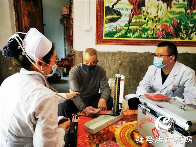 平舆：健康扶贫再发力 白衣战士又出发
