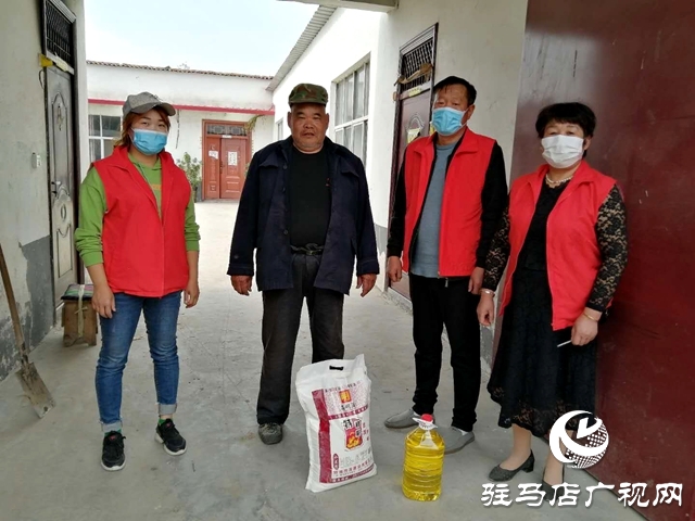 企业奉献爱心温暖贫困户