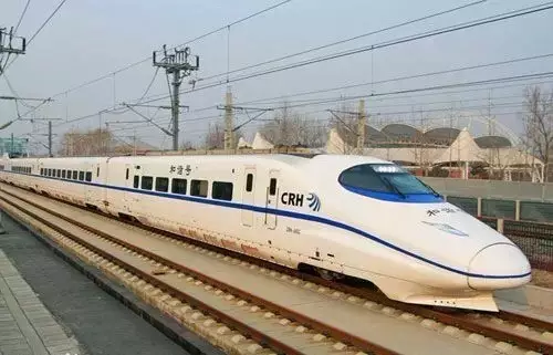 铁路“五一”假期运输启幕  200余趟动车组票价继续打折