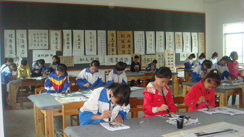 百万大学生已返校 五一后还有9省高校开学
