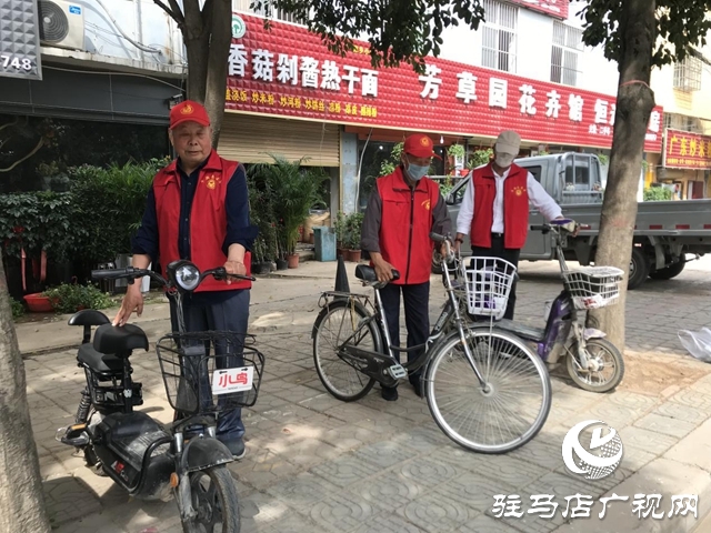 平舆县老干部争做文明城市创建的践行者