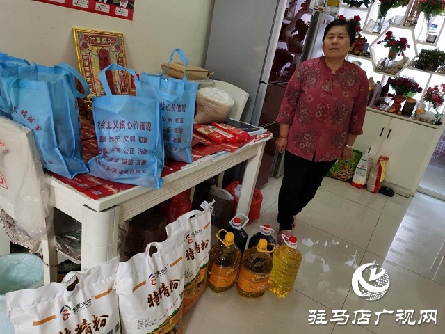 驻马店七旬老人用行动诠释人间大爱